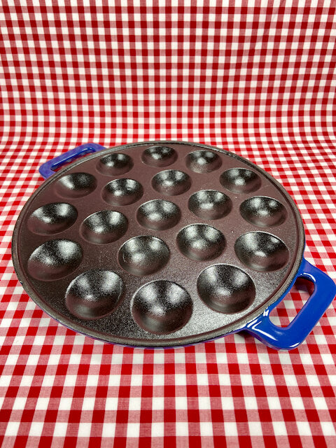 Cast iron poffertjes pan for little Dutch pancakes / poffertjes – Big Bite  Dutch Treats
