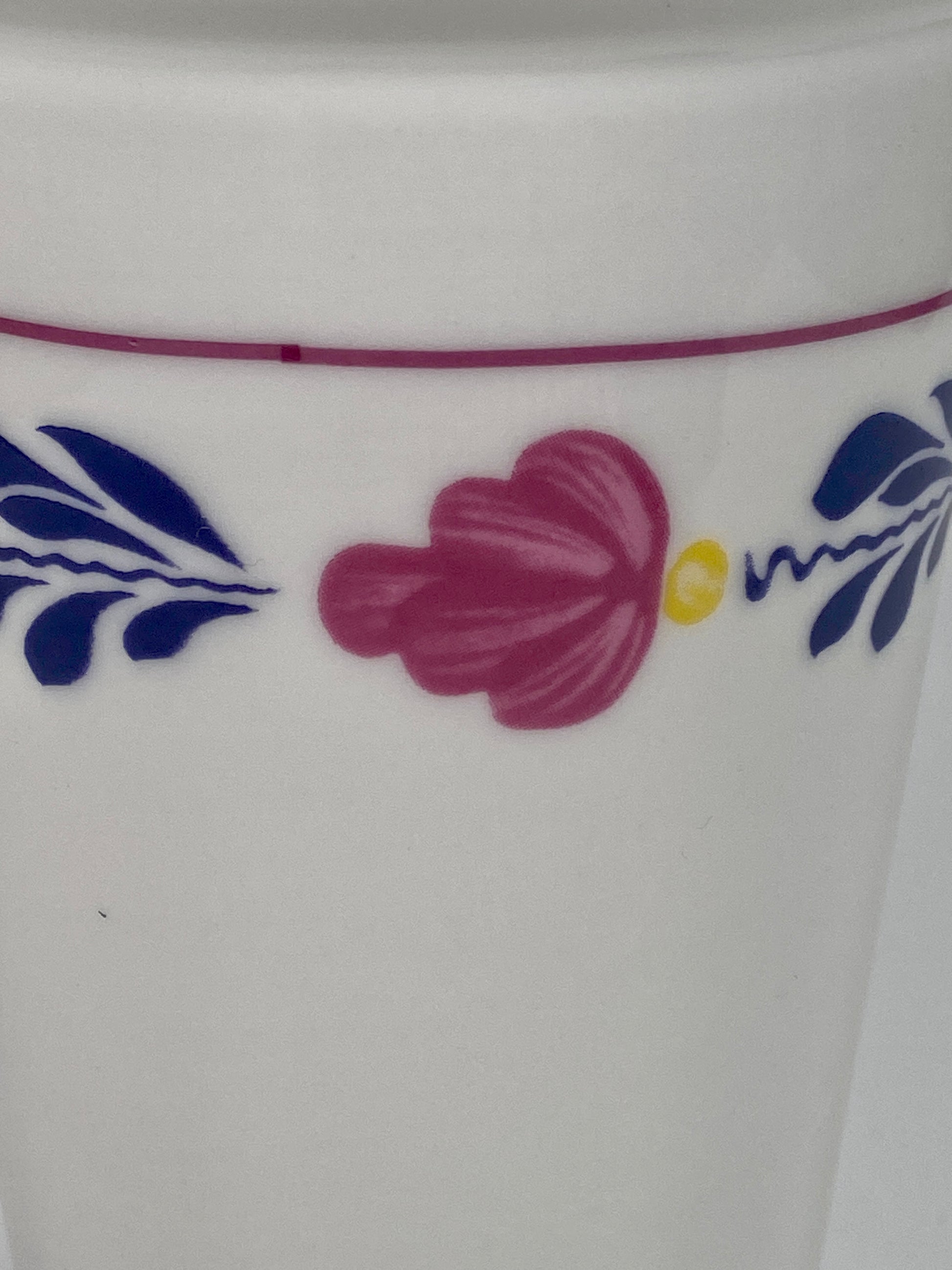 Dutch Boerenbont motif on porcelain - Big Bite Dutch Treats