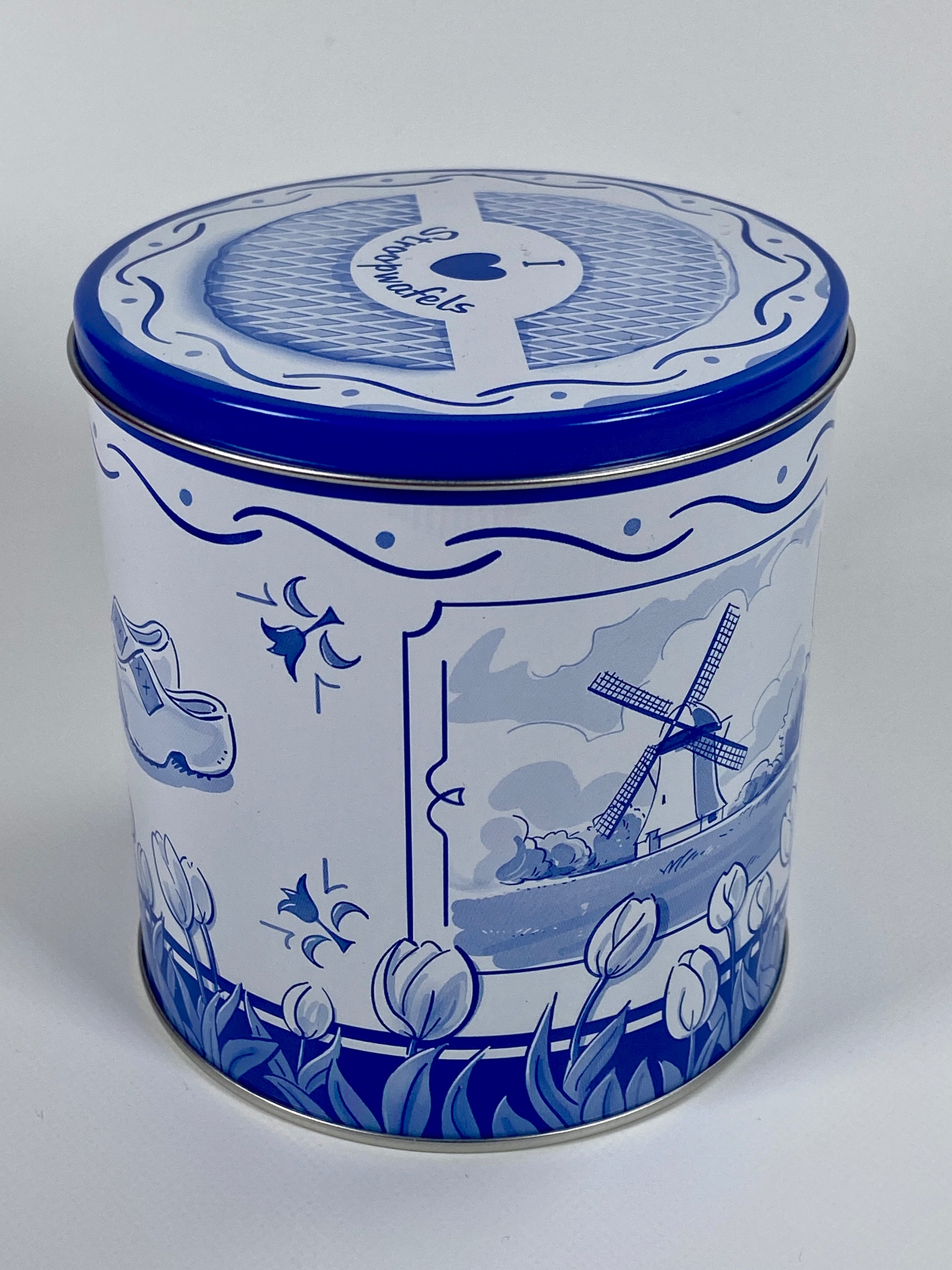 Tin with Delft blue pattern and text 'I love stroopwafels' - Big Bite Dutch Treats