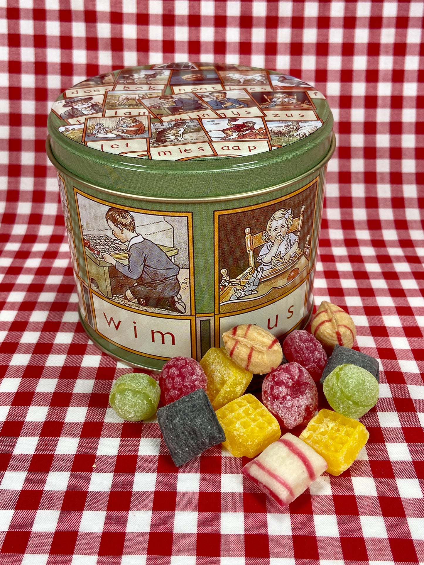 Aap noot mies - round tin with classic Dutch swets - Big Bite Dutch Treats