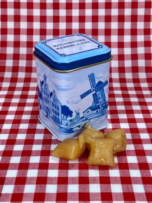 Delft blue tin with zeeuwse roomboter babbelaars - Big Bite Dutch Treats