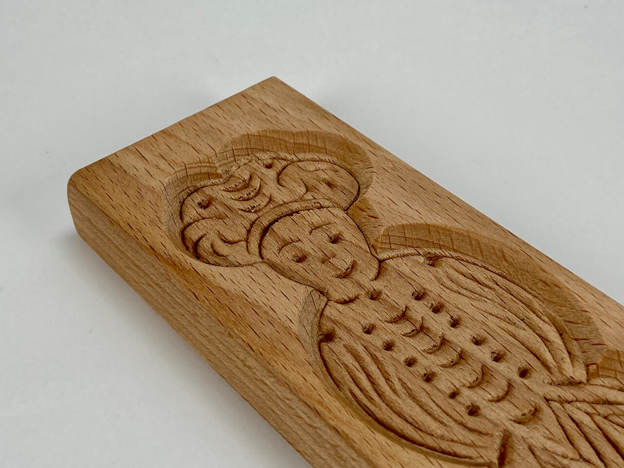 Speculaas plank - Dutch wooden biscuit mould - close up female medium size - Big Bite Dutch Treats